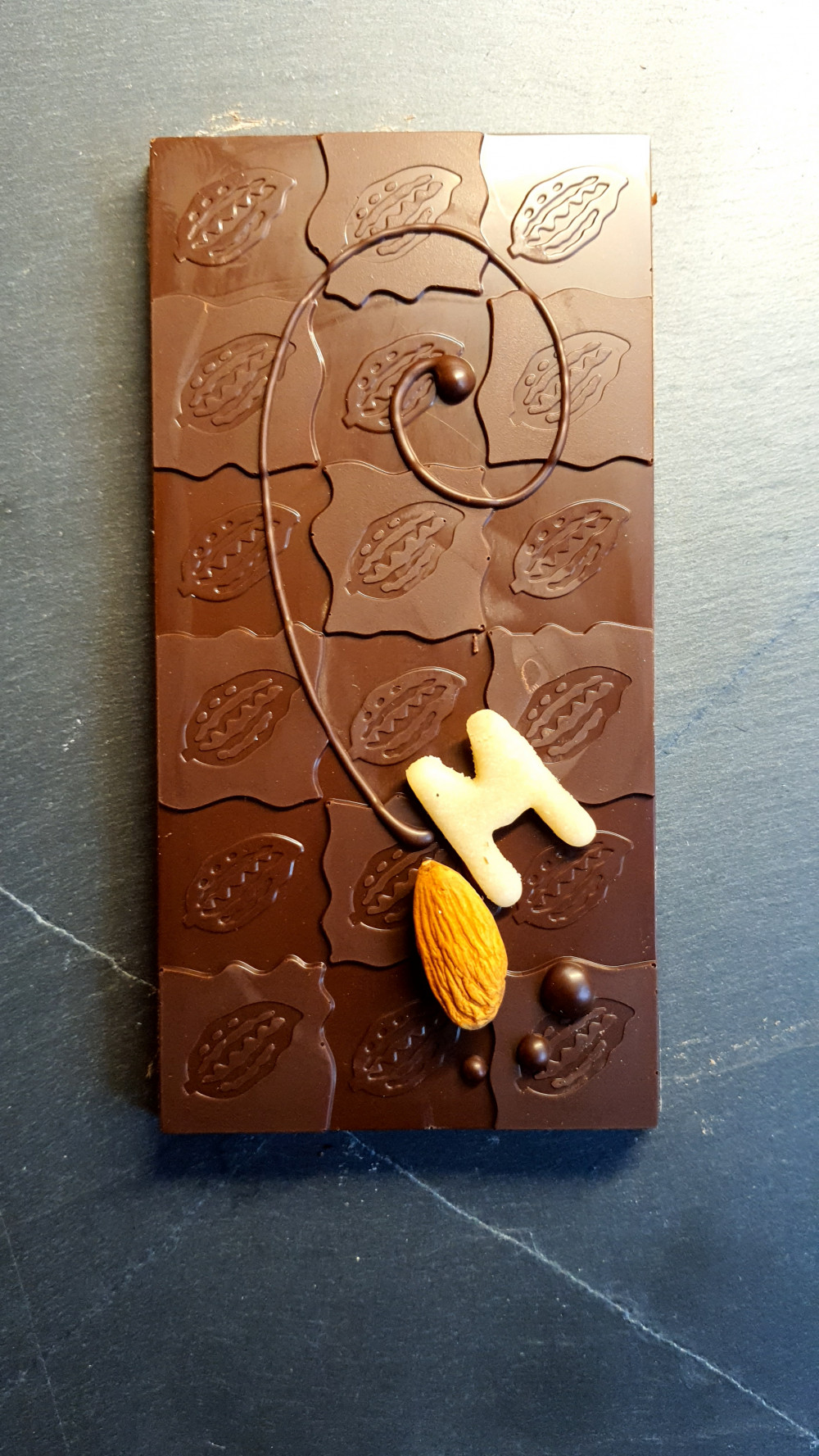 Zartbitter­Schokolade | mit 33% Marzipan-Rohmasse